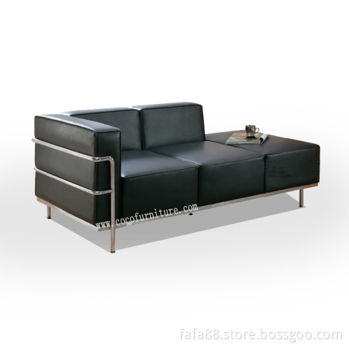 LC2 Daybed